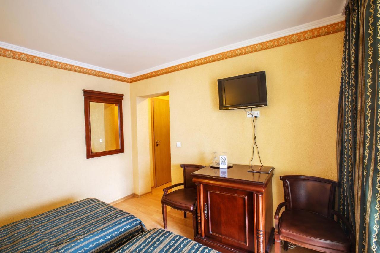 Hotel Domeniul Dracula Daneş Extérieur photo