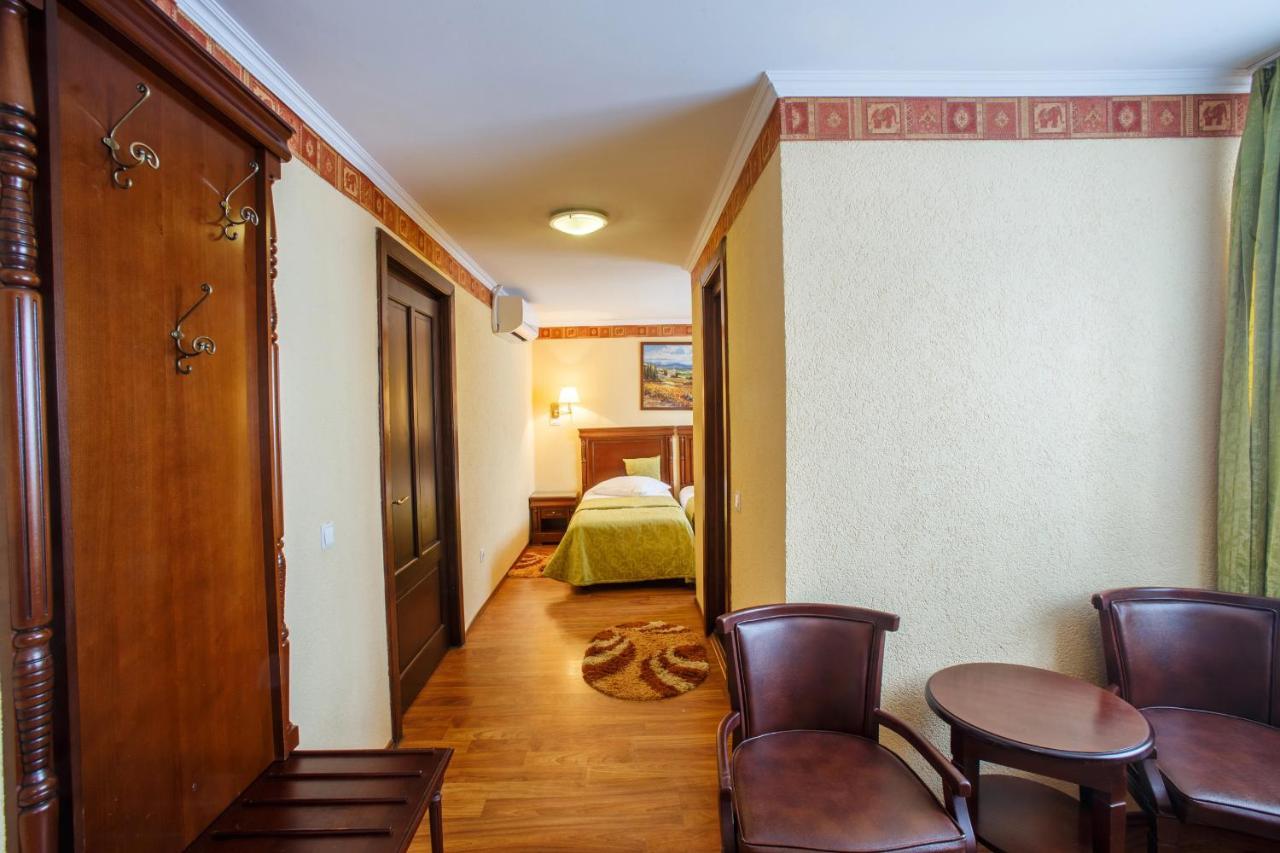 Hotel Domeniul Dracula Daneş Extérieur photo
