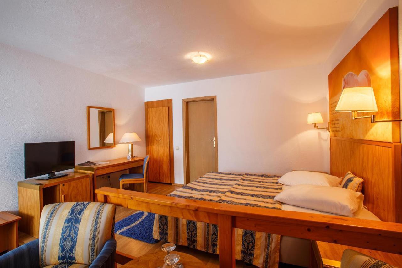 Hotel Domeniul Dracula Daneş Extérieur photo