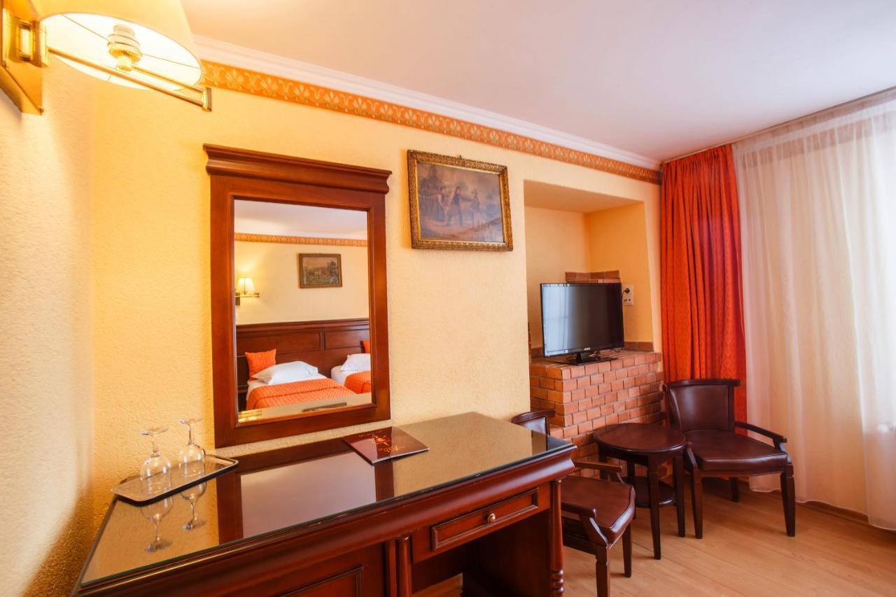 Hotel Domeniul Dracula Daneş Extérieur photo